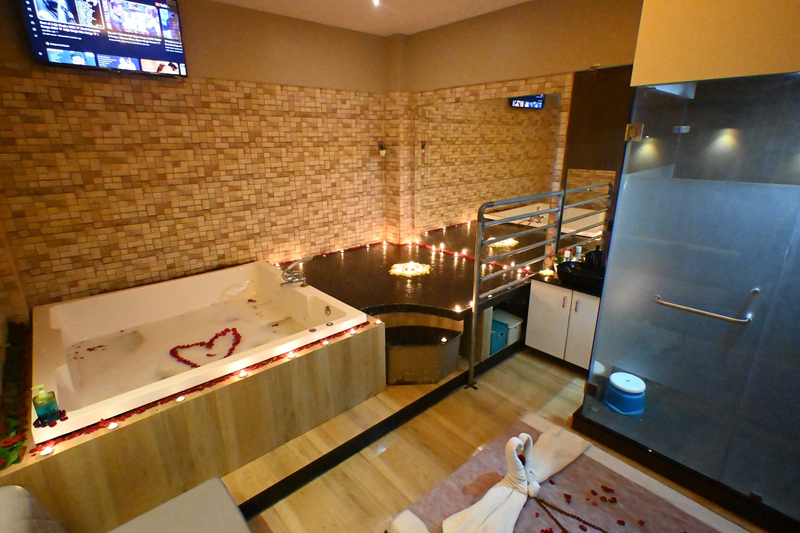 Royal Oak Spa Thane interior and wellness space